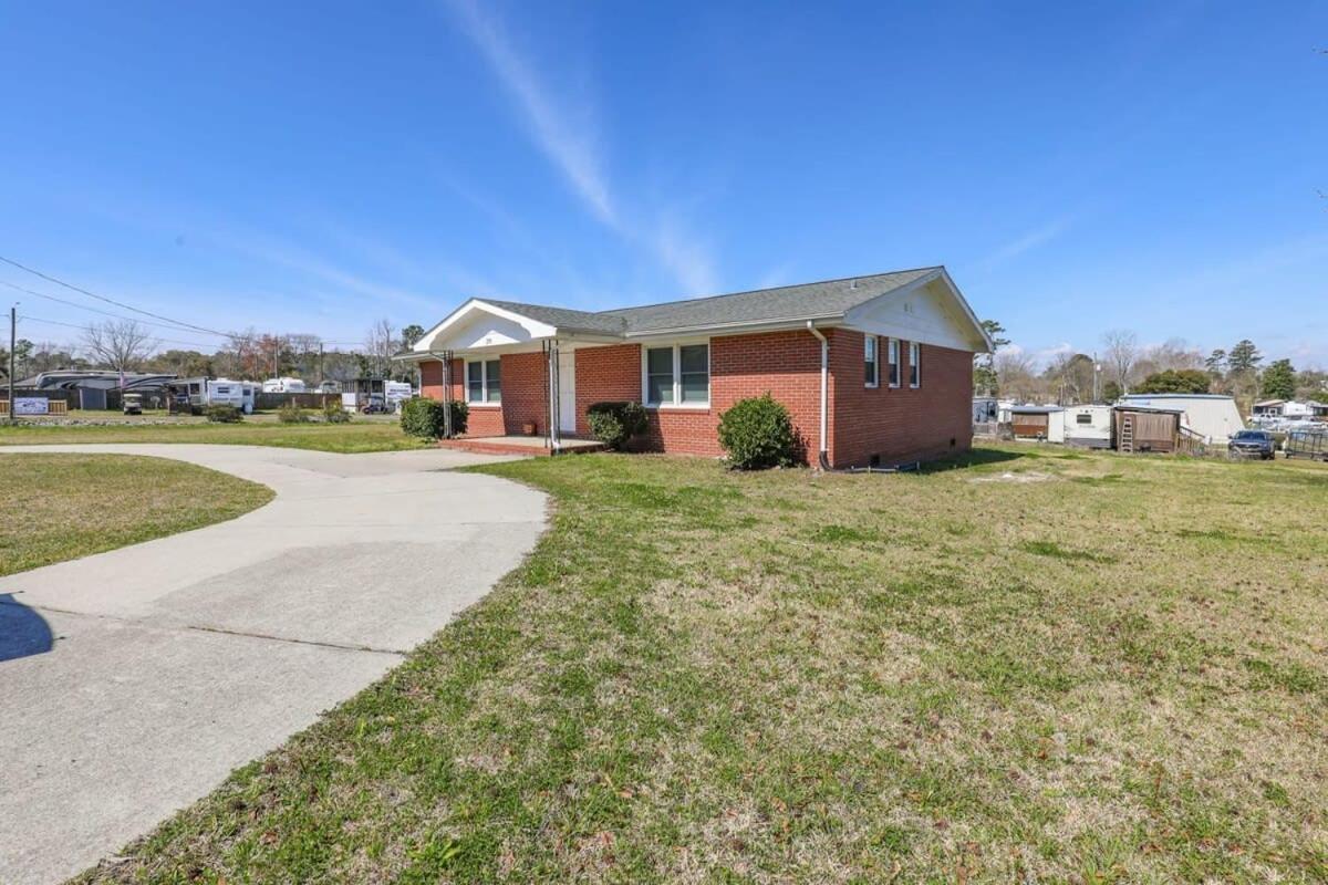 2Br Pet Friendly Home In Sneads Ferry With Parking エクステリア 写真