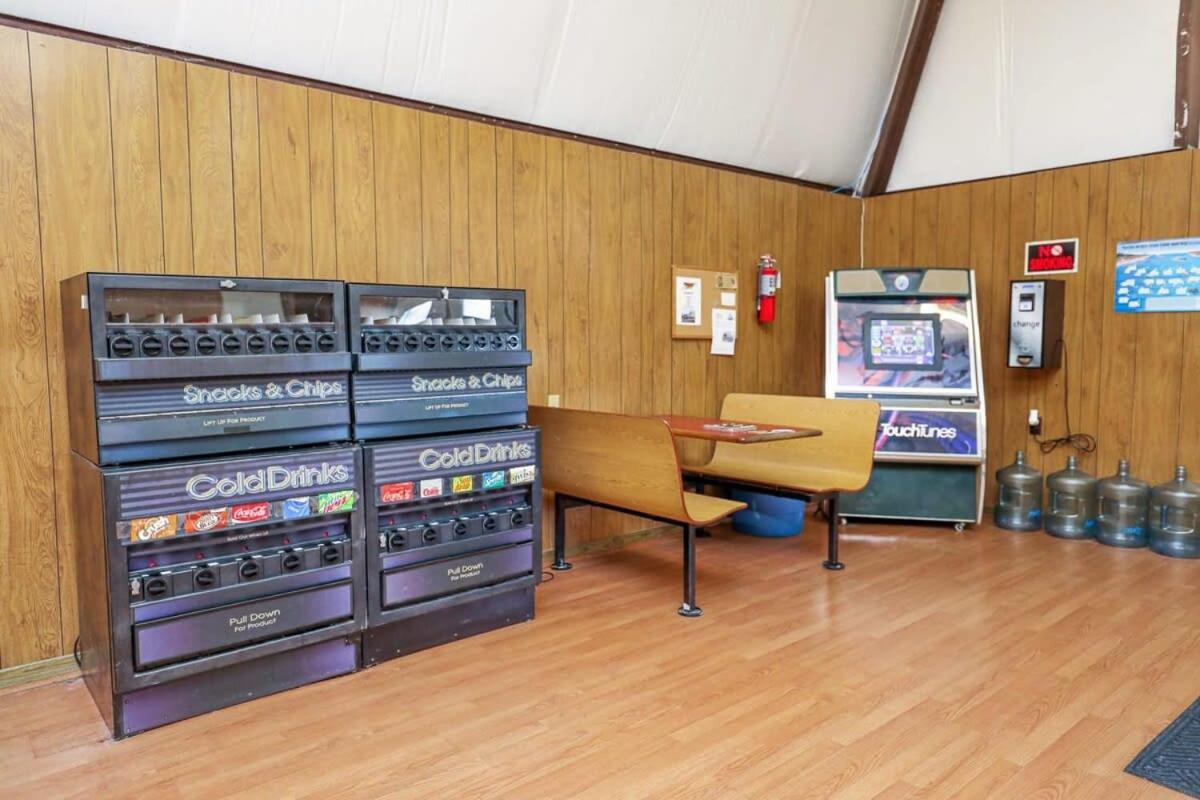 2Br Pet Friendly Home In Sneads Ferry With Parking エクステリア 写真