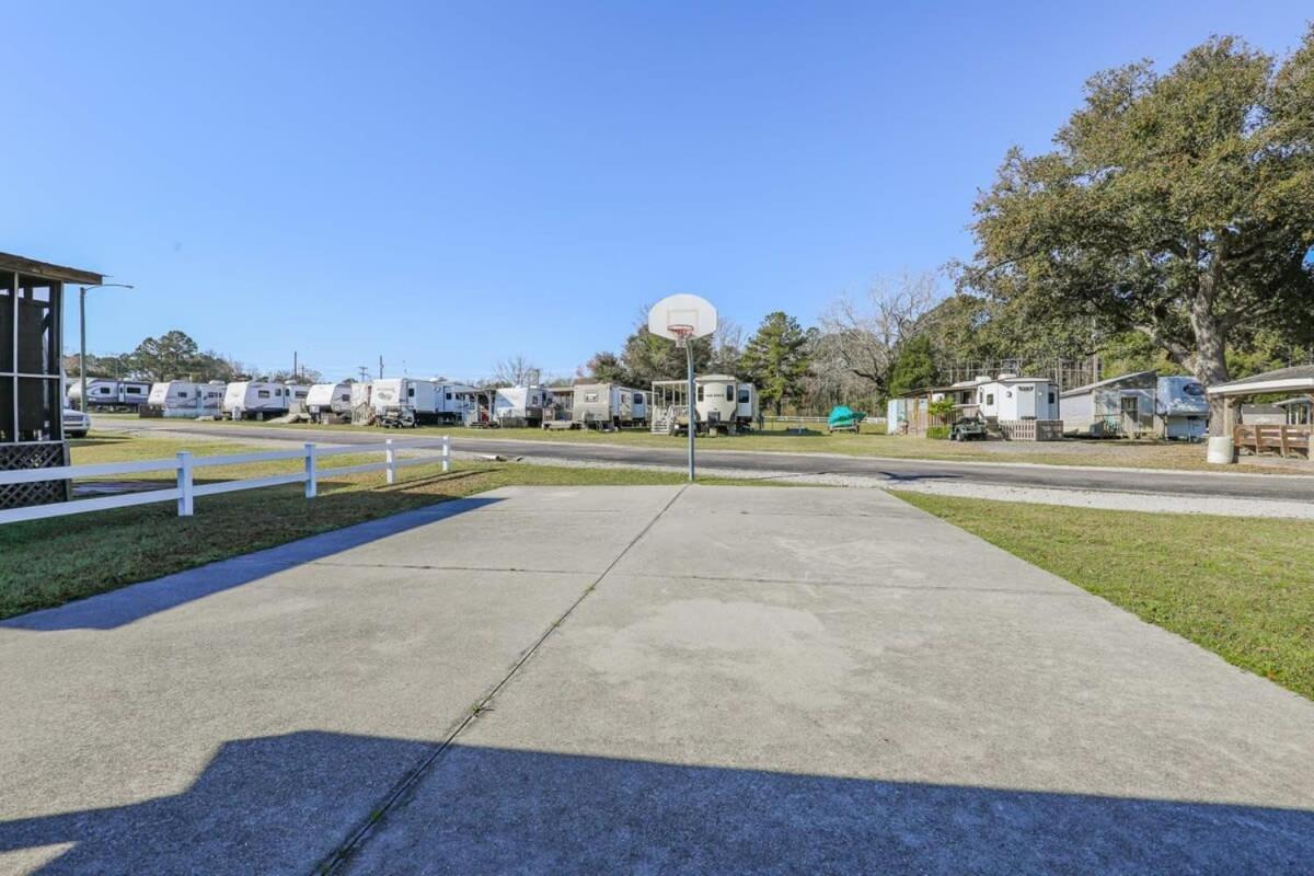 2Br Pet Friendly Home In Sneads Ferry With Parking エクステリア 写真