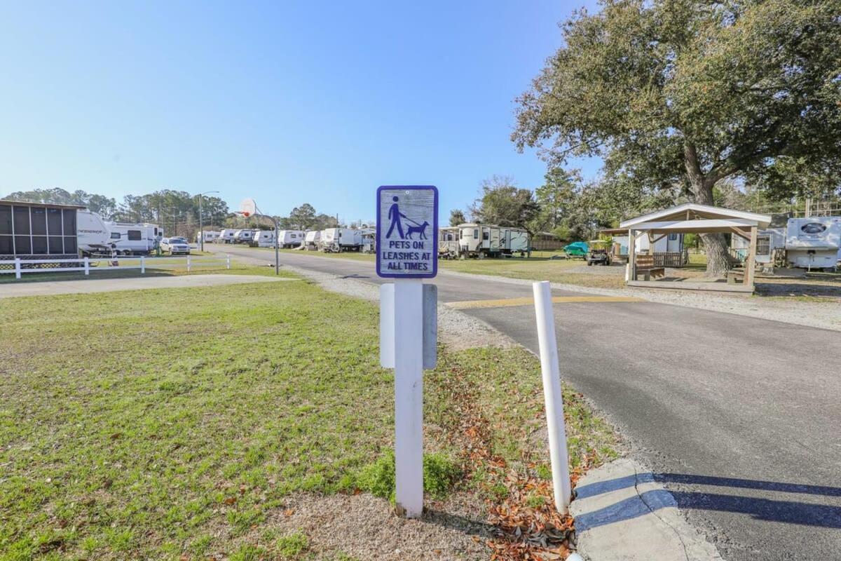 2Br Pet Friendly Home In Sneads Ferry With Parking エクステリア 写真