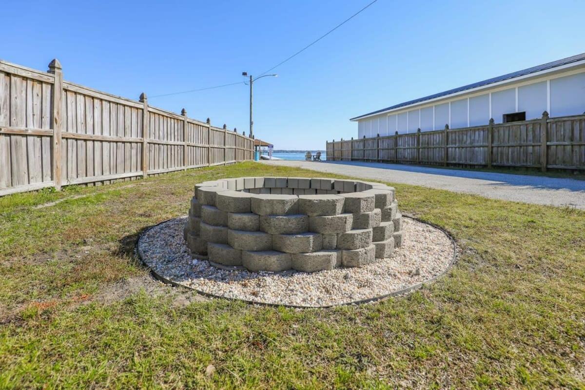 2Br Pet Friendly Home In Sneads Ferry With Parking エクステリア 写真
