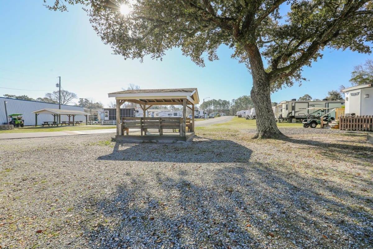 2Br Pet Friendly Home In Sneads Ferry With Parking エクステリア 写真