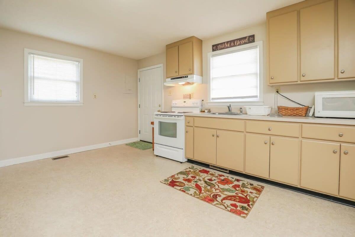 2Br Pet Friendly Home In Sneads Ferry With Parking エクステリア 写真