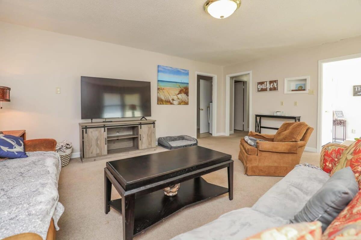 2Br Pet Friendly Home In Sneads Ferry With Parking エクステリア 写真