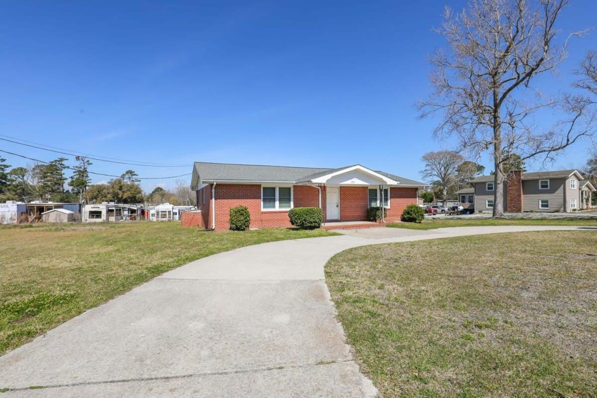 2Br Pet Friendly Home In Sneads Ferry With Parking エクステリア 写真