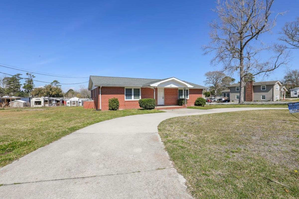 2Br Pet Friendly Home In Sneads Ferry With Parking エクステリア 写真